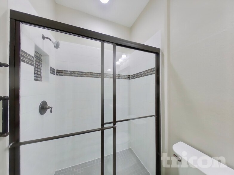 Building Photo - 33164 Whisper Pointe Dr