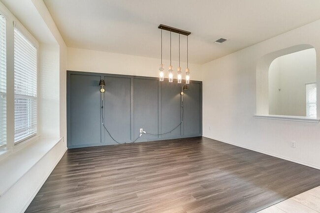 Building Photo - 624 Kolbo Dr