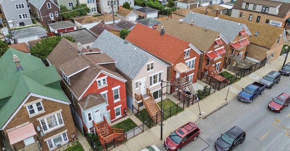 Building Photo - 2721 S Pulaski Rd