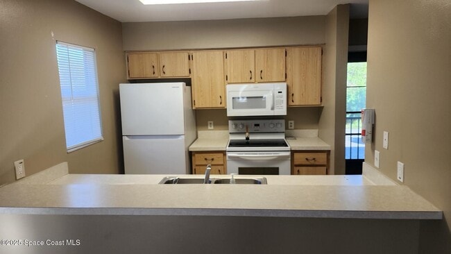 Building Photo - 2394 Fox Hollow Dr