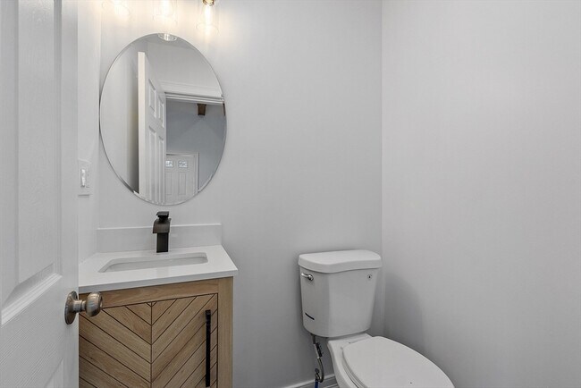 Building Photo - 382 West Main Street