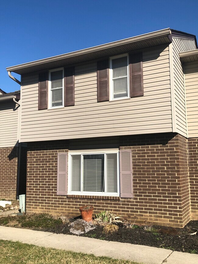 Building Photo - 2480 Agler Rd