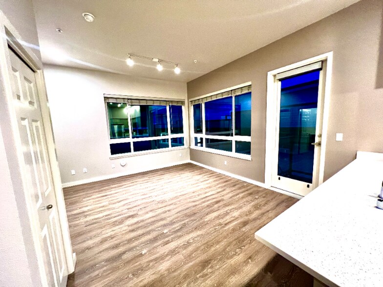 Building Photo - 2330 Yakima Ct