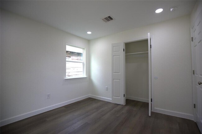 Building Photo - 4517 Brinkley St