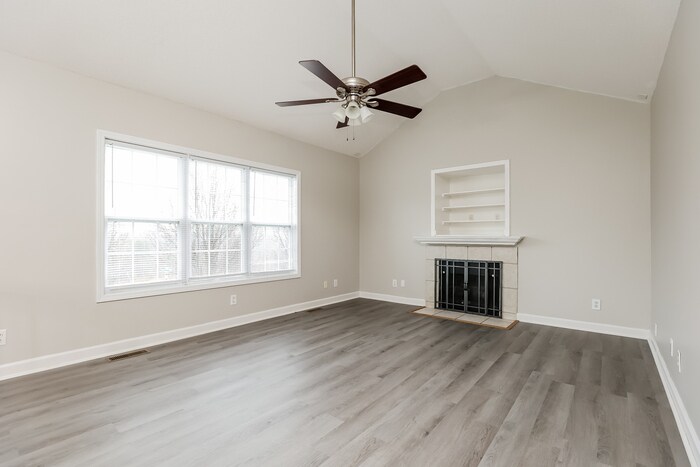 Building Photo - 829 Buckhorn Dr