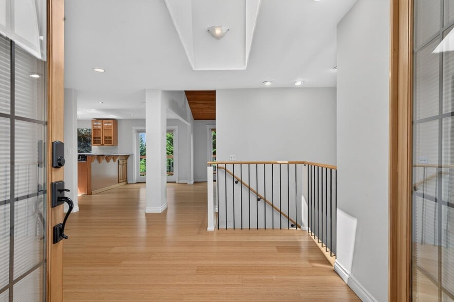 Building Photo - 15248 SE 49th St