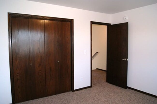 Building Photo - 3 Bed 3 Bath Twin Home