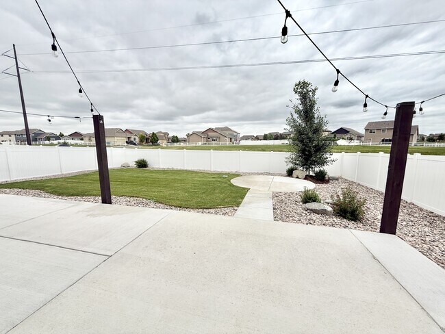 Building Photo - 906 Ashbrook Dr