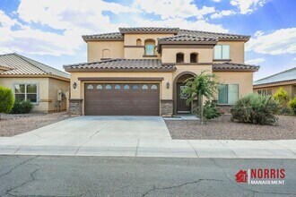 Building Photo - Beautiful Large Home in Casa Grande