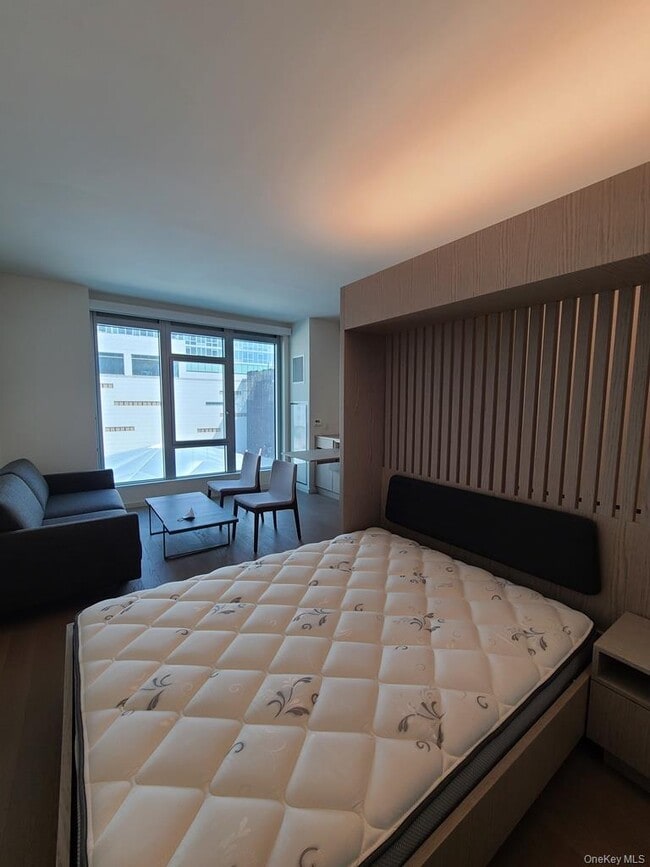 Building Photo - 133-27 39th Ave