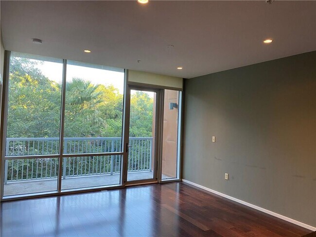 Building Photo - 1600 Barton Springs Rd