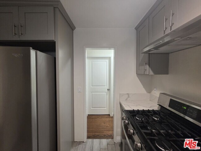 Building Photo - 102 Gaviota Ave