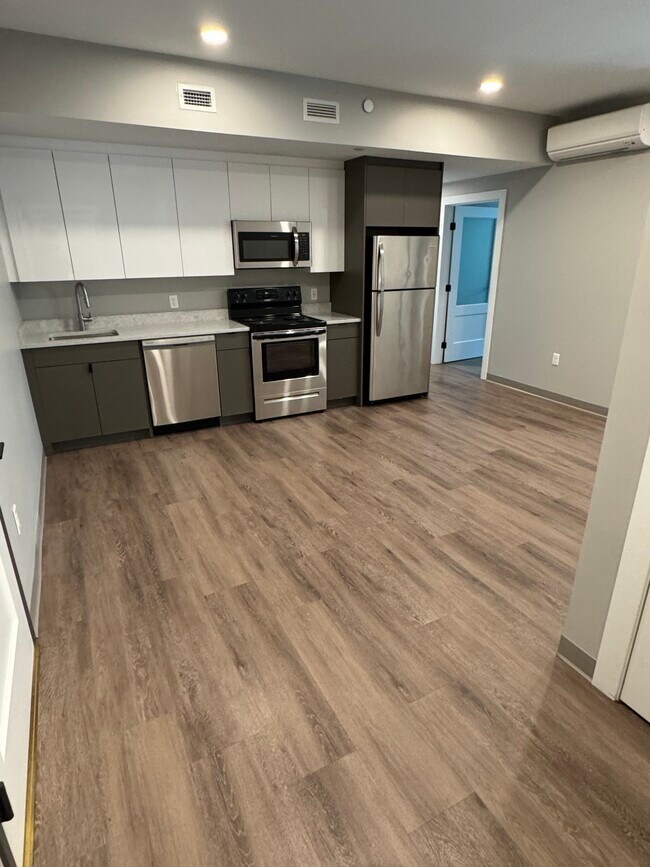 Building Photo - 100 Hemenway St