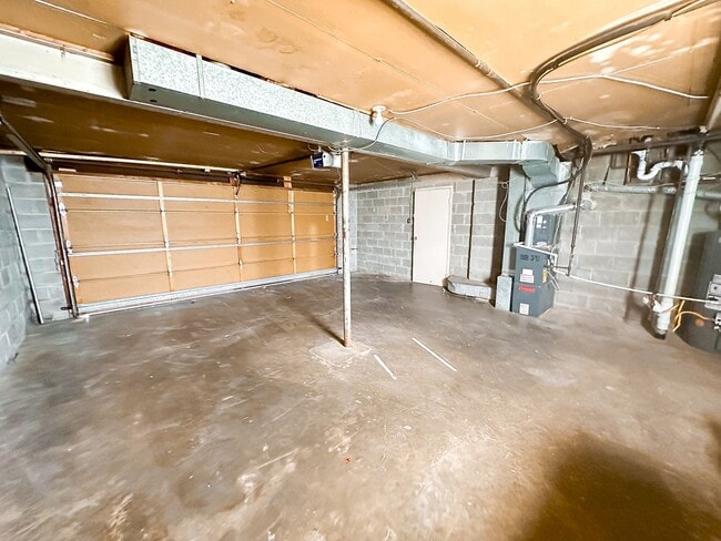 Building Photo - 8415 E 34th St