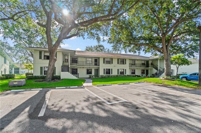 Primary Photo - 1001 Sabal Ridge Cir