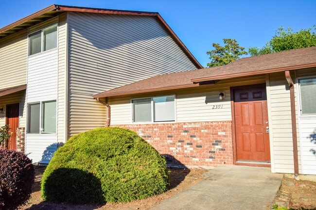 Building Photo - 2391 SE 152nd Ave
