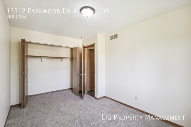 Building Photo - 13312 Parkwood Dr