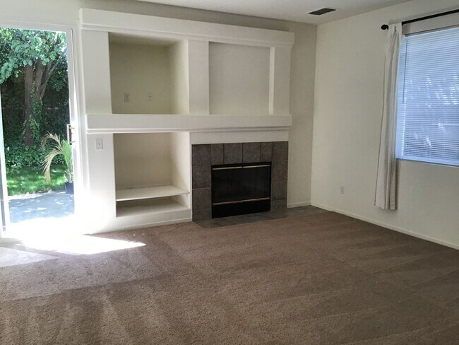 Building Photo - Three bedroom in gated community.