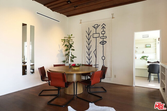 Building Photo - 1811 Edgecliffe Dr