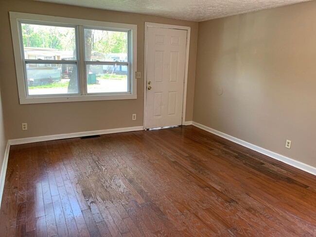 Building Photo - 3611 Rollins St