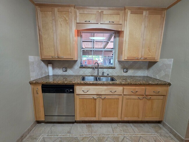 Building Photo - Charming Bungalow in La Loma neighborhood!
