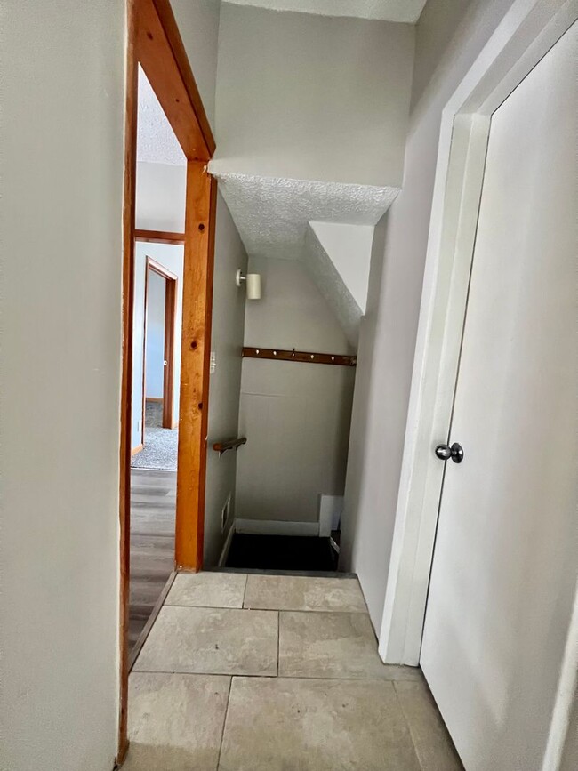 Building Photo - Newly Updated 3-bed 1.5-bath House in South Omaha, close to 13th St and downtown