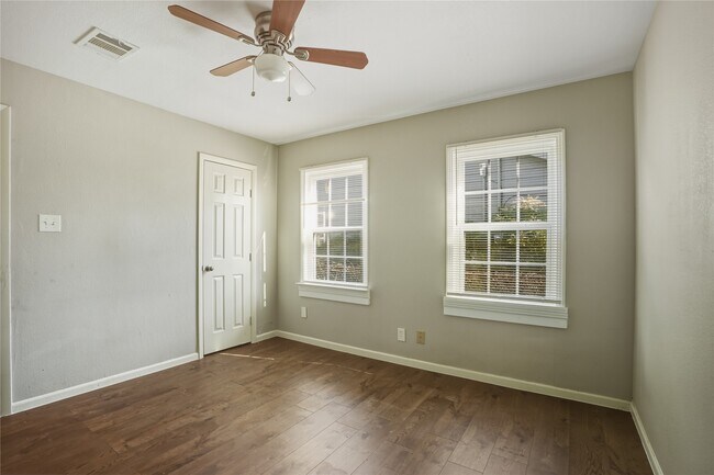 Building Photo - 1015 Prune St