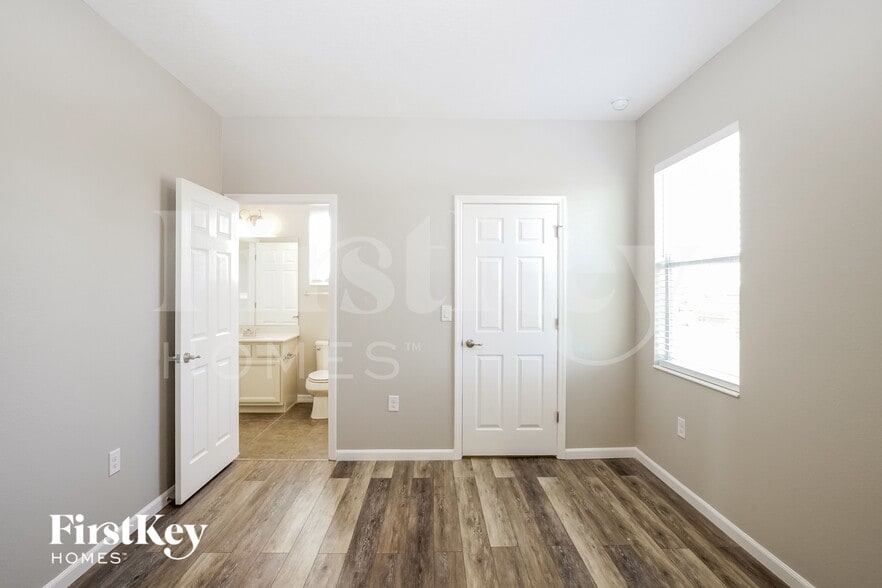 Building Photo - 1735 Boat Launch Road