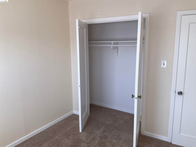 Building Photo - 510 McLaughlin St