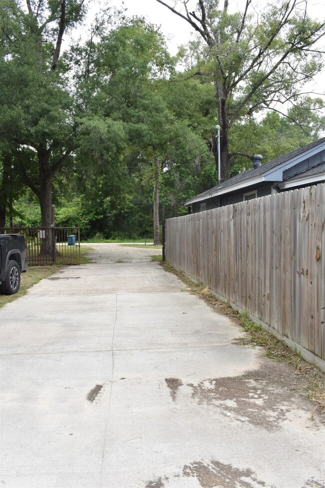 Building Photo - 22530 Yancy Rd