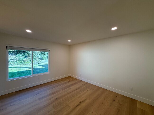 Building Photo - Newly remodeled 3B/2BA Home in Rancho Ponderosa!