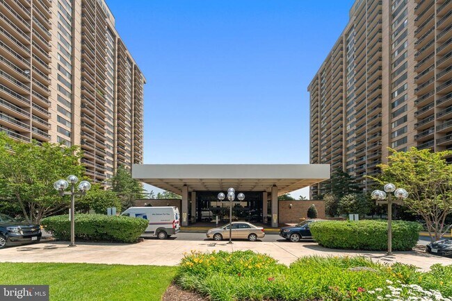 Primary Photo - 3701 S George Mason Dr
