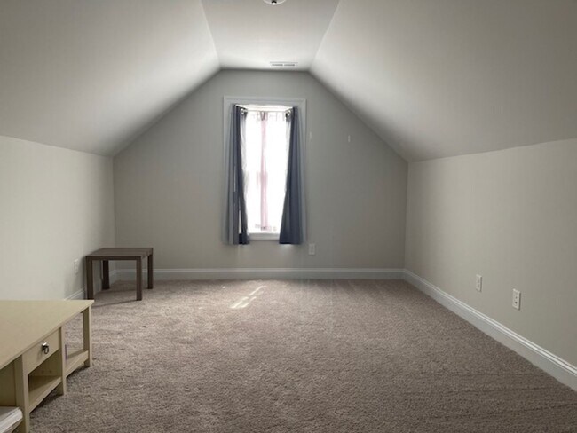 Building Photo - 510 White Shl Wy
