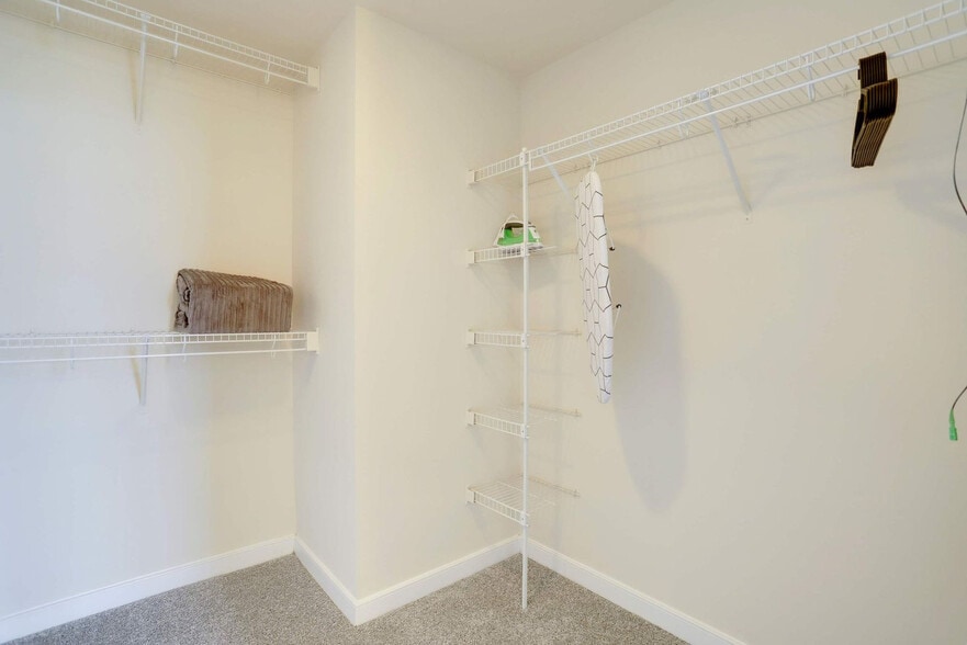 Building Photo - 550 14th St S