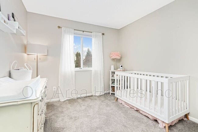 Building Photo - 5635 Sanibel Dr