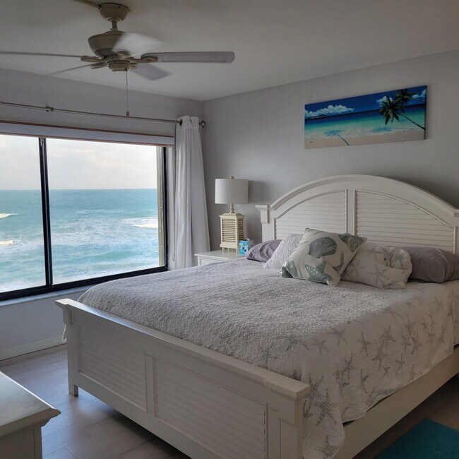 Building Photo - 10310 S Ocean Dr