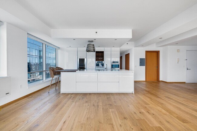 Building Photo - 440 Kent Ave