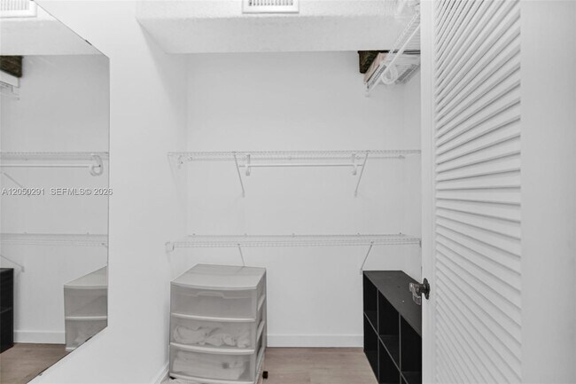 Building Photo - 345 Ocean Dr