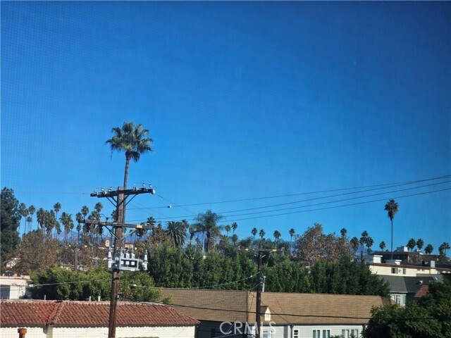 Building Photo - 214 S Alexandria Ave