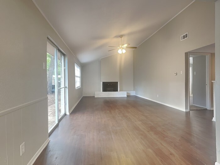 Building Photo - 1401 Wisteria Way