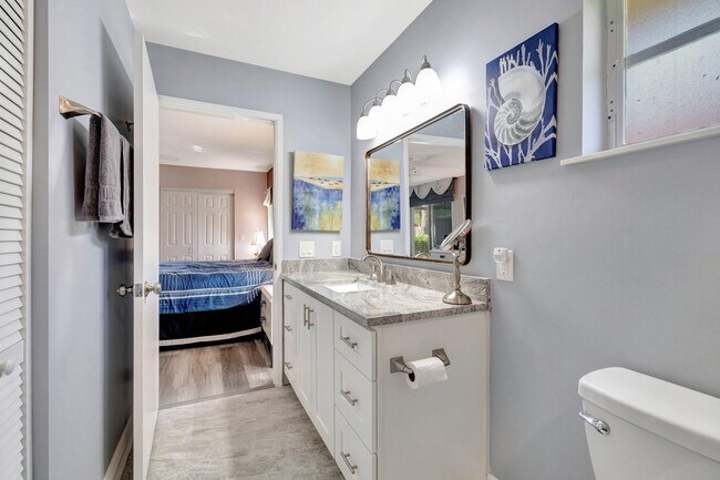 Building Photo - 6100 Waldwick Cir