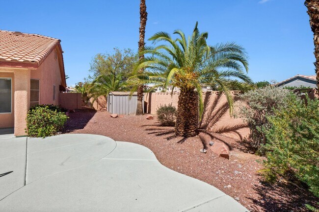 Building Photo - SW!! Single Story!! Pool!! NO HOA!!  Corne...