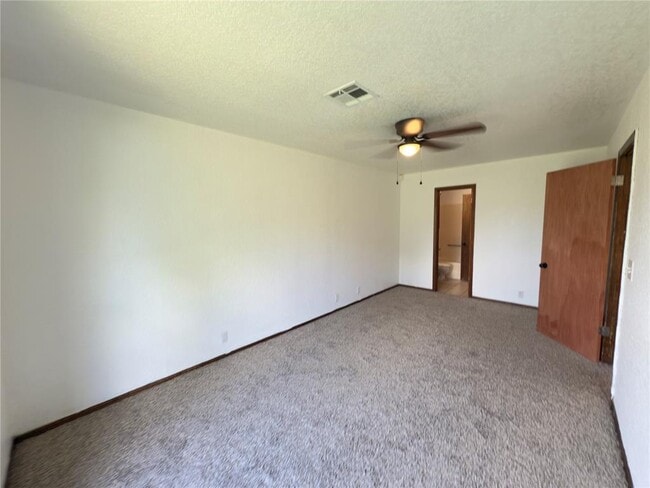 Building Photo - 1109 Dustin Dr