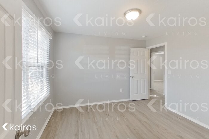 Building Photo - 4922 Parker St