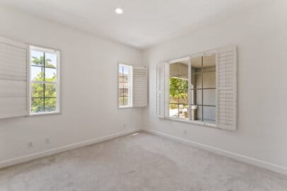 Building Photo - Luxurious, 5450 SqFt,  5 Ensuite Bedrooms ...