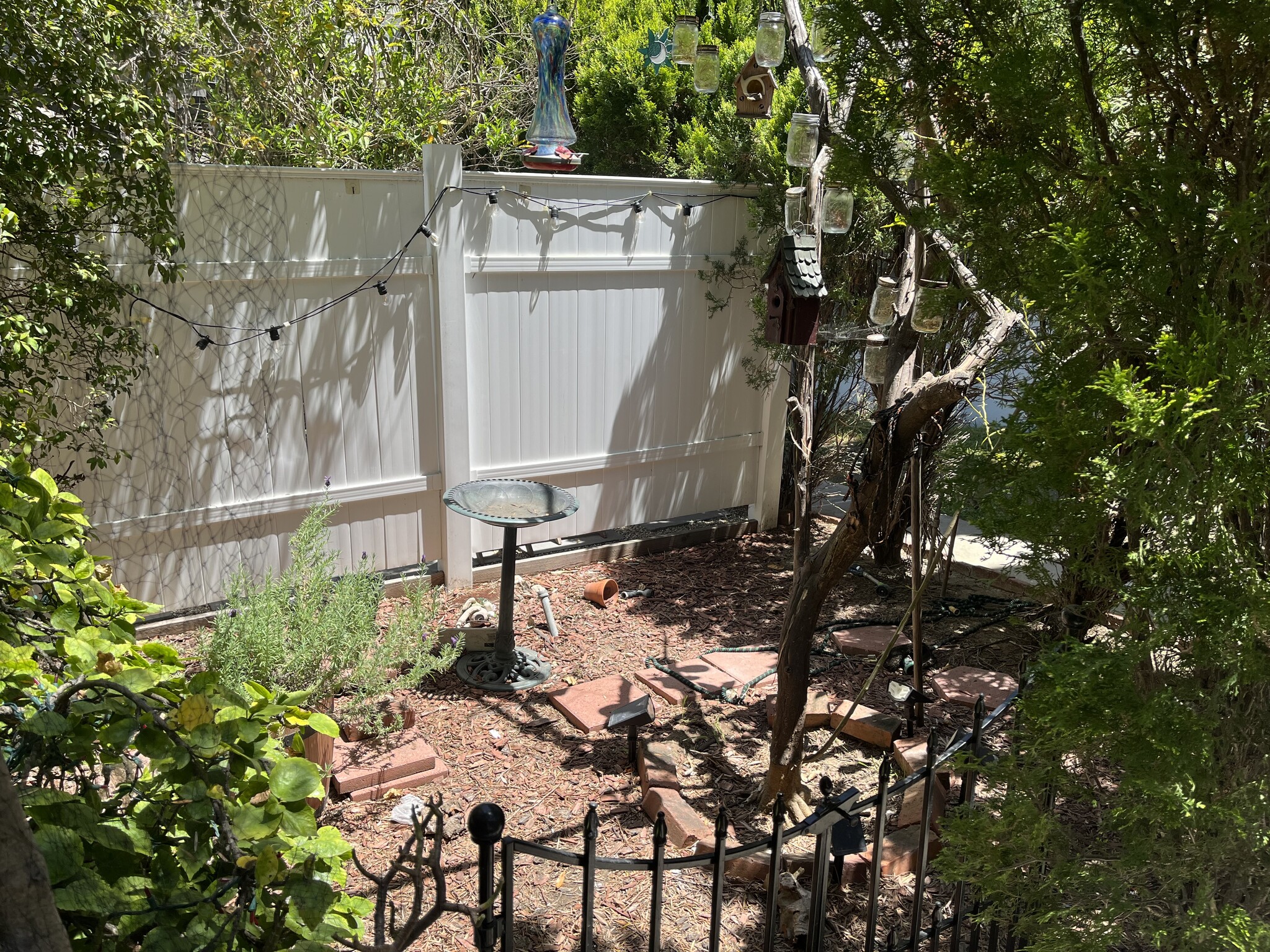 Private garden - 1725 1/2 Malcolm Ave