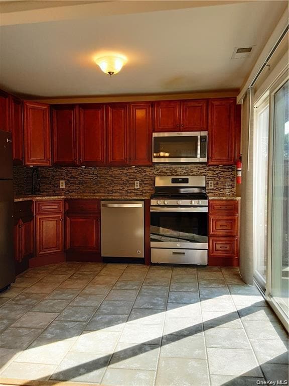 Building Photo - 3410 Whispering Hills Dr