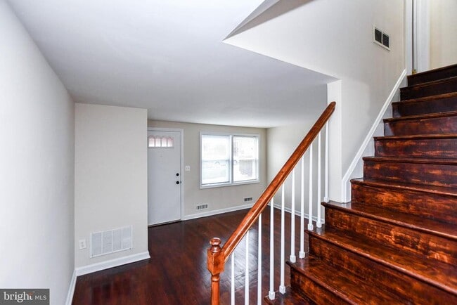 Building Photo - 4773 Elison Ave