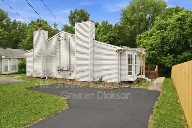 Building Photo - 3051 Casa Dr