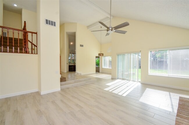 Building Photo - 15111 New Hastings Dr